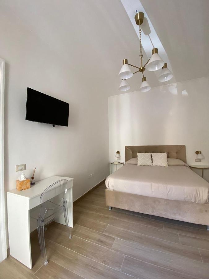 Paura Suite Apartment Napoli Bagian luar foto