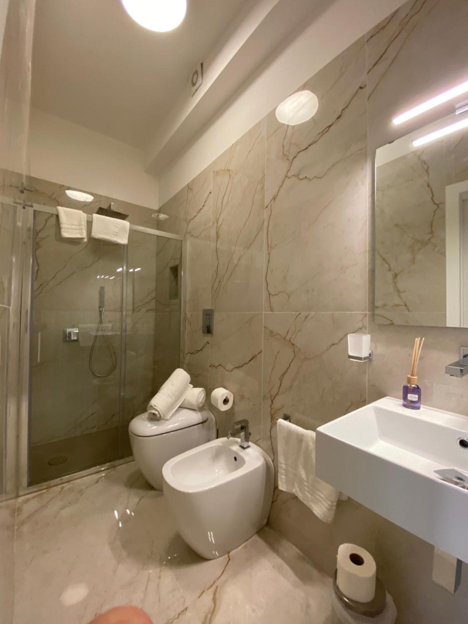 Paura Suite Apartment Napoli Bagian luar foto