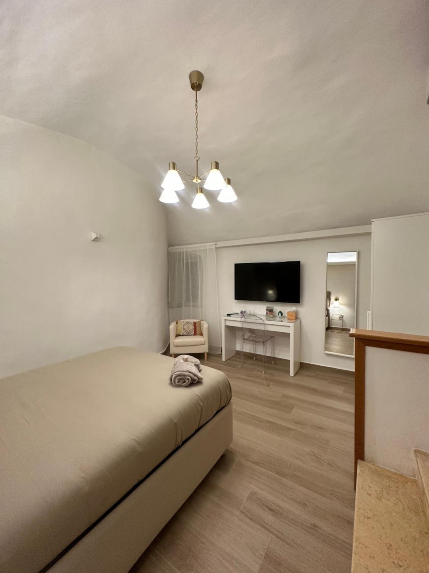 Paura Suite Apartment Napoli Bagian luar foto